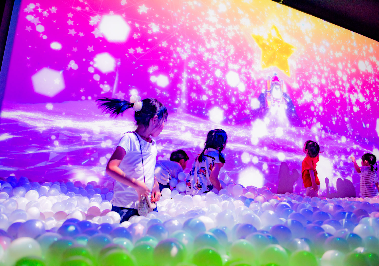 【100円引き】混雑の日でも入場確約！リトルプラネット ダイバーシティ東京プラザ 60分チケットの写真