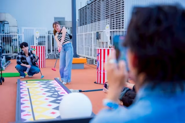 全9ホールのトリッキーで楽しいゴルフプレイ