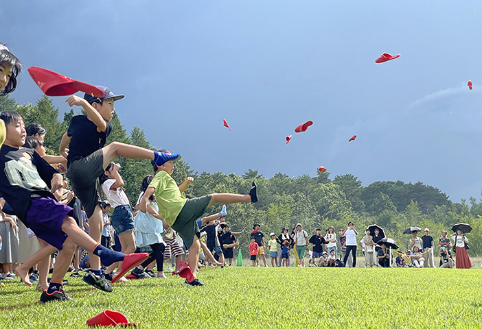 元祖！スリッパ飛ばし大会晴れた日は毎日開催