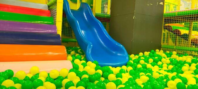 【100円割引／土日祝券】嬉しい家族プラン(5名様まで)！土日祝遊び放題の写真