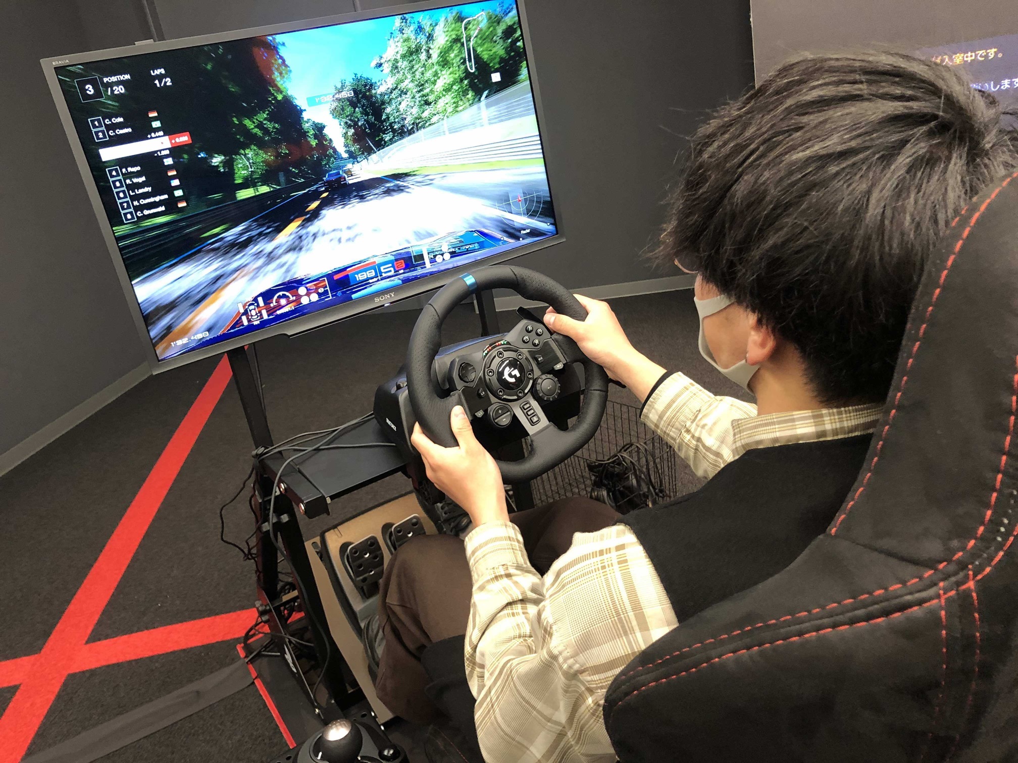 【eモータースポーツ体験】リアルドライビングシミュレーターでスピード感を楽しもう!