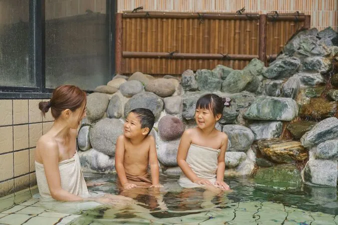 特別期間中には男女露天風呂の一つがキッズ露天風呂になります。