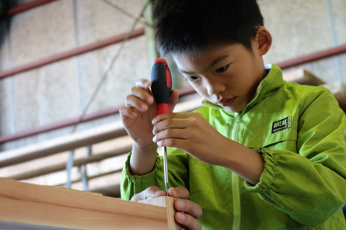 6歳になったら机を作ろう！机作り体験in滋賀の写真