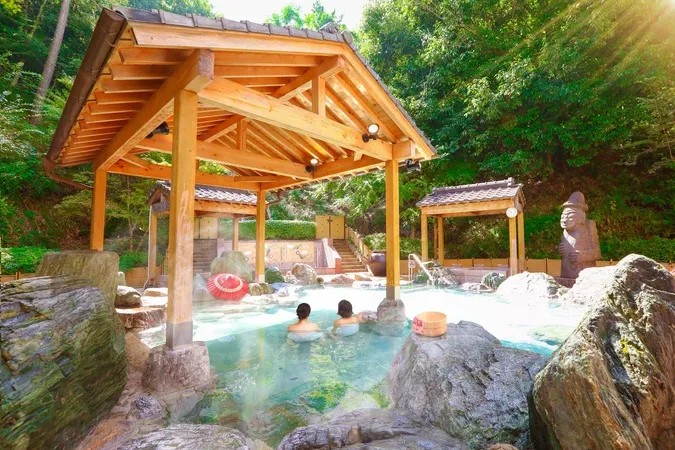 【ランチバイキング＆日帰り入浴】『森の湯』の絶景と温泉で癒しのひととき！季節の絶品料理やご当地グルメの写真