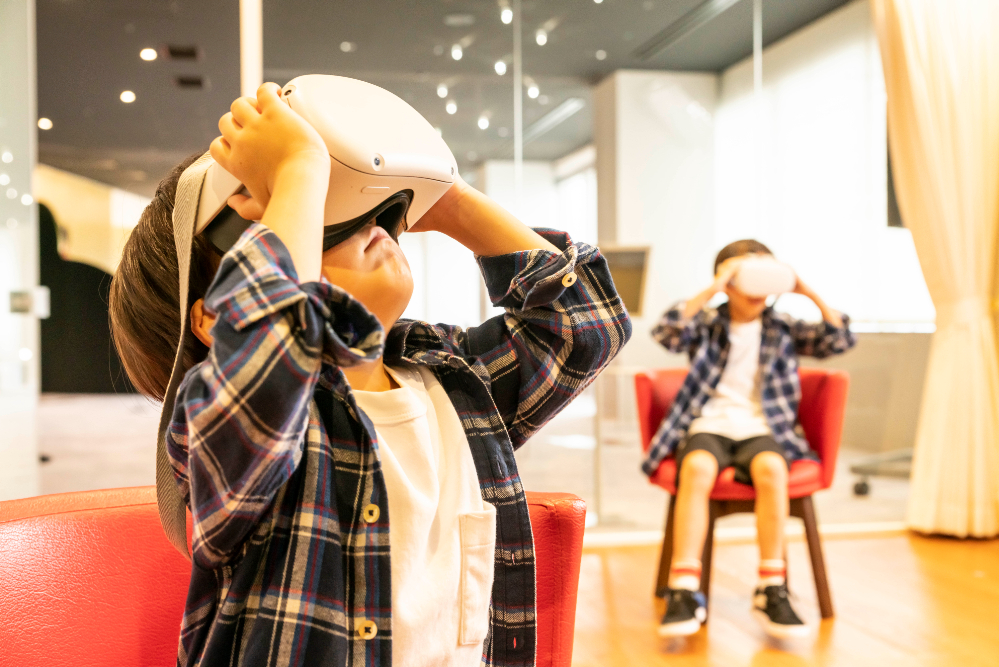 【250円割引】絹谷幸二 天空美術館　前売り電子入館引換券＋天空ソーダ付きの写真