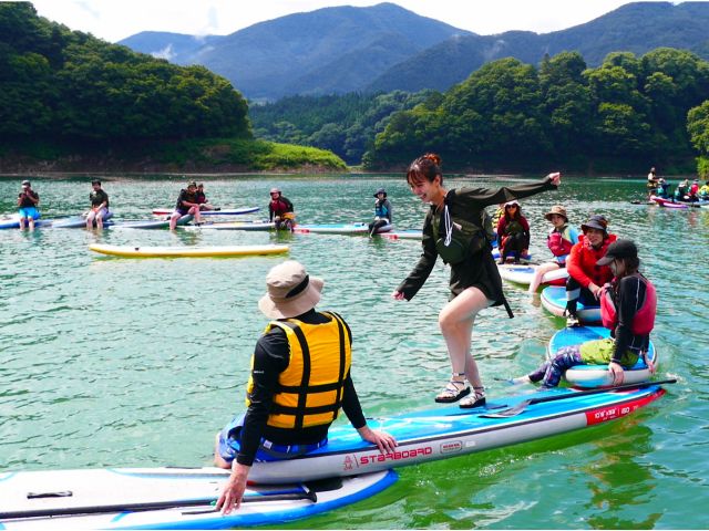 【赤谷湖/半日ツアー】レイクSUPツアー　個性豊かなガイドが"楽しい"を共有します♪の写真