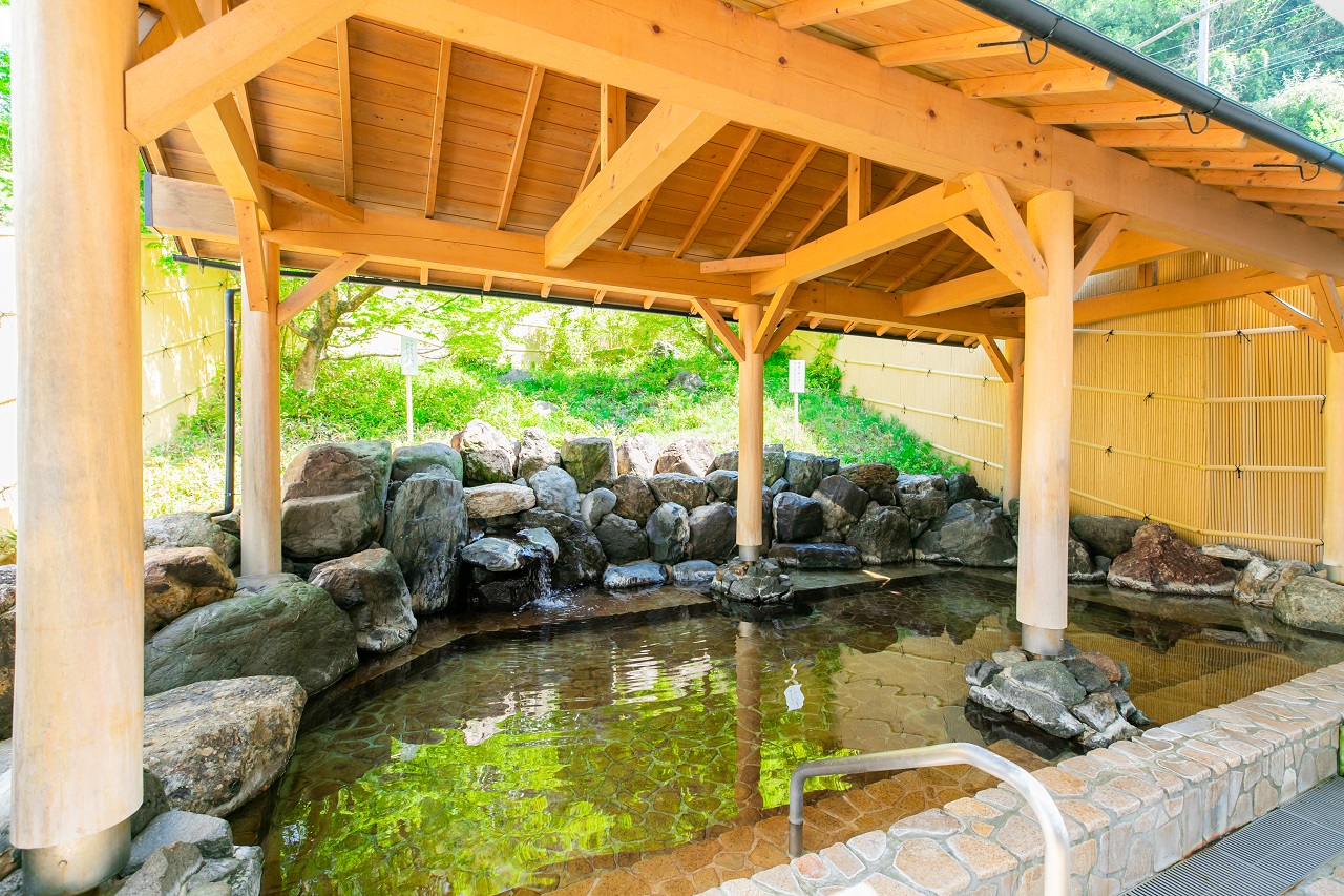 【平日限定】天然温泉・屋内プール+ひよしプレイアリーナ +タオルセット付き1DAY PASSの写真