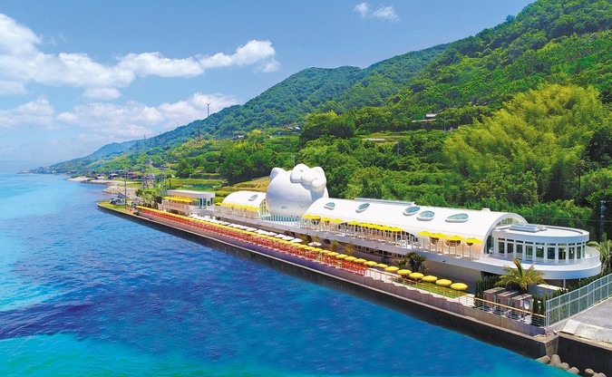 目の前に広がる海の潮風と明るい陽射しを感じながら、
メディアアートとレストランをお楽しみいただけます。