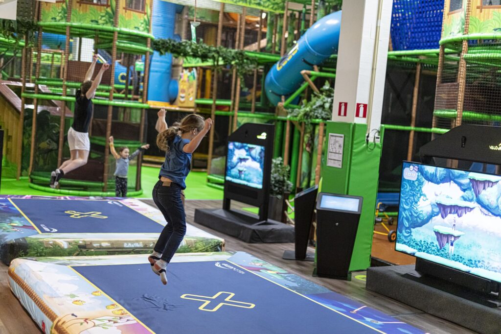 【土日祝・ハイシーズン・200円割引】JOYPOLIS SPORTS　120分遊び放題チケットの写真