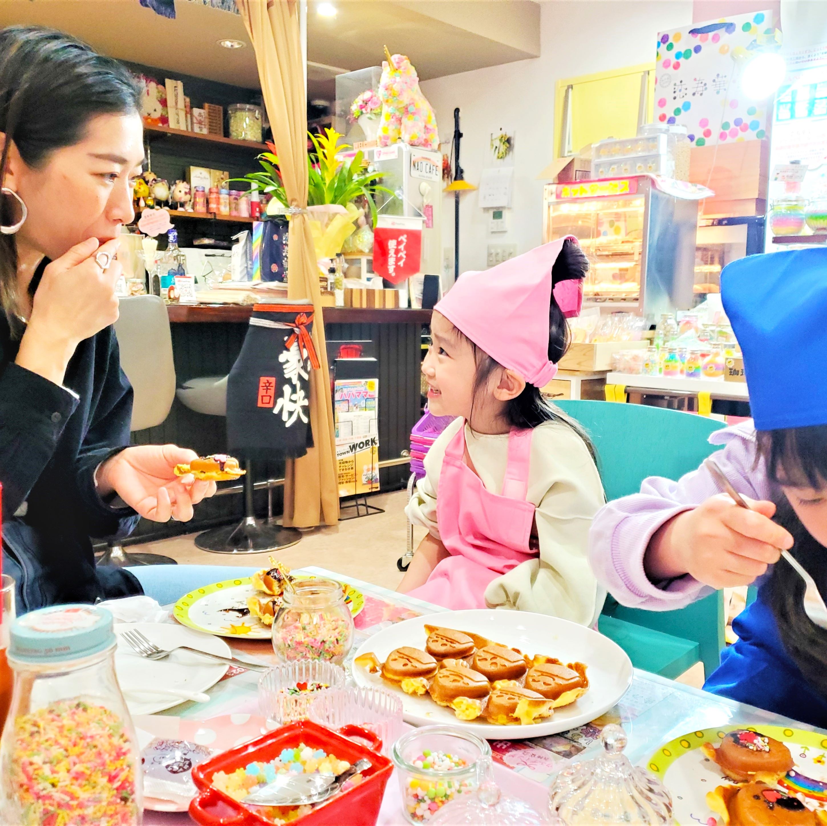 店舗限定☆恋むすび焼き手焼き職人体験【Webチケット限定！選べるクーポン付き】の写真