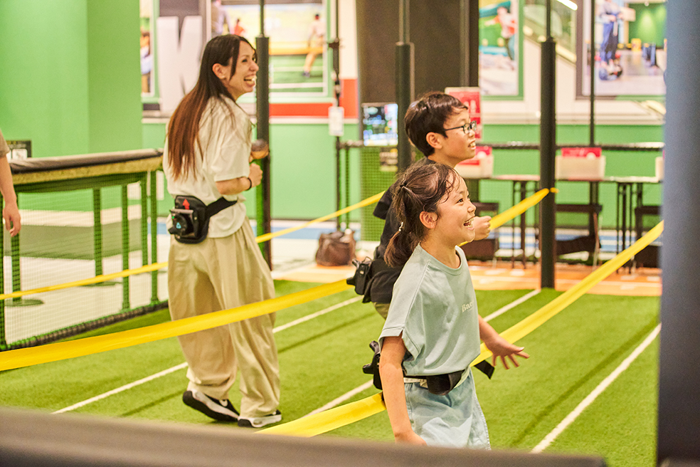 【いこーよ限定・ファミ得120】親子で使えるKOBE SUPER STADIUM 120分チケットの写真