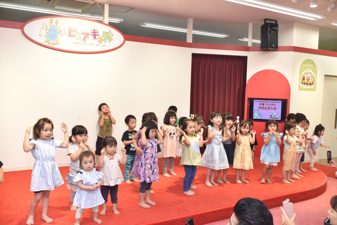 【休日限定/初回利用限定】ピュアキッズ千住 大型室内公園 1日遊び放題フリーチケットの写真