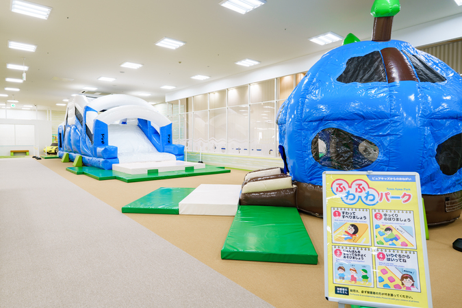 【休日券：初回利用限定】ピュアキッズ浜松 大型室内公園 1日遊び放題フリーチケットの写真
