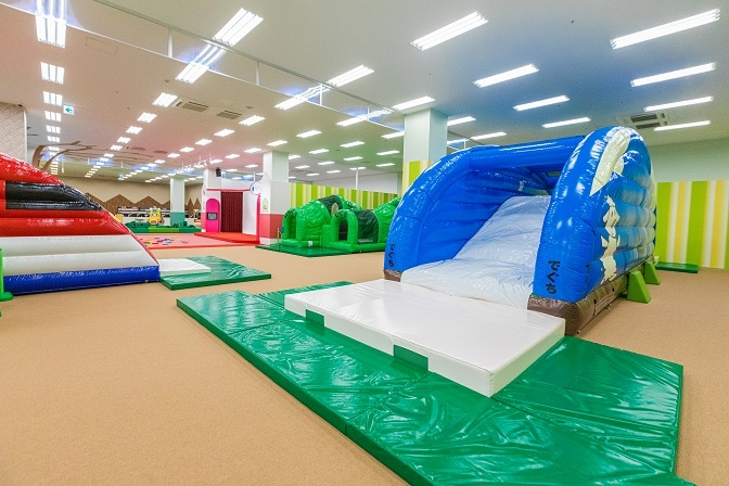 【平日限定/初回利用限定】ピュアキッズ大垣 大型室内公園 1日遊び放題フリーチケットの写真