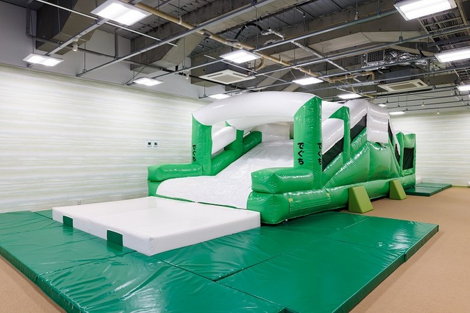 【休日券:ピュアキッズ既存会員用】ピュアキッズ神戸umie 大型室内公園 1日遊び放題フリーチケットの写真