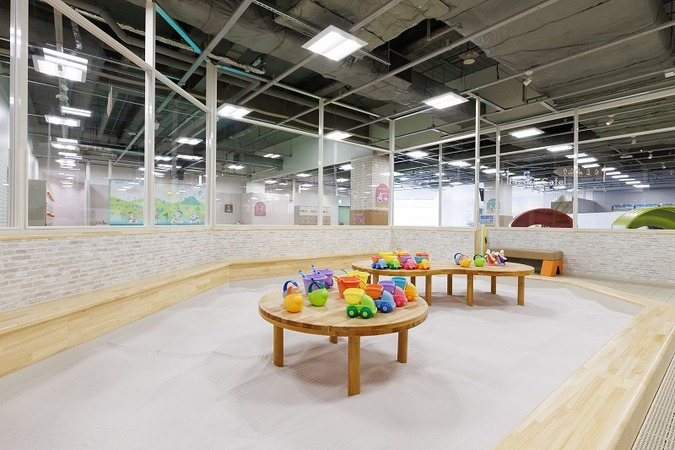 【休日券:ピュアキッズ既存会員用】ピュアキッズ神戸umie 大型室内公園 1日遊び放題フリーチケットの写真