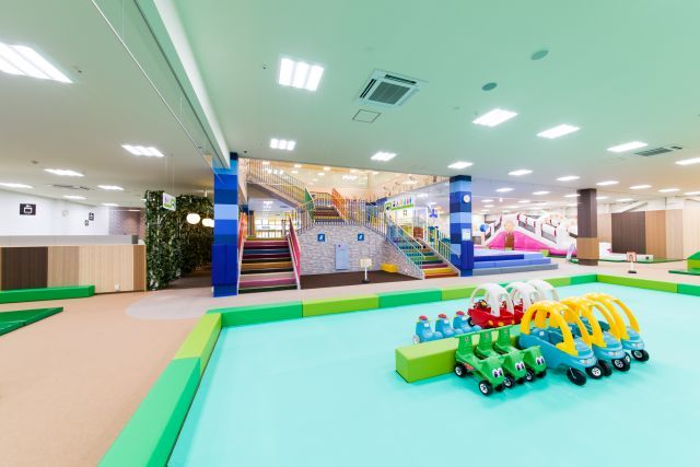 【休日券：ピュアキッズ既存会員用】ピュアキッズ加古川 大型室内公園 1日遊び放題フリーチケットの写真