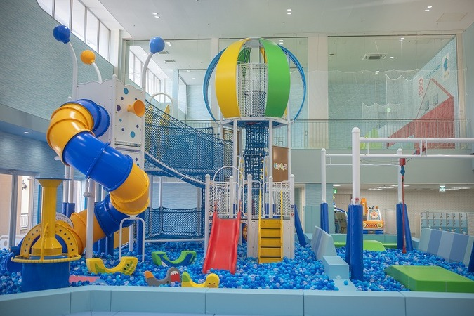 【平日券：初回利用限定】ピュアキッズ広島 大型室内公園 1日遊び放題フリーチケットの写真